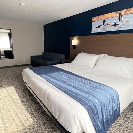 Hilltop Inn & Suites Grove Bagian luar foto