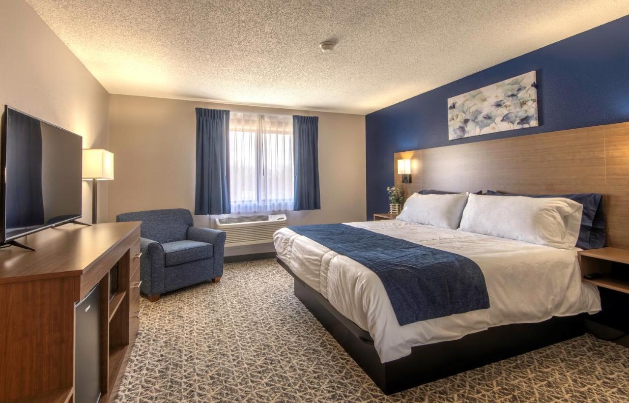 Hilltop Inn & Suites Grove Bagian luar foto
