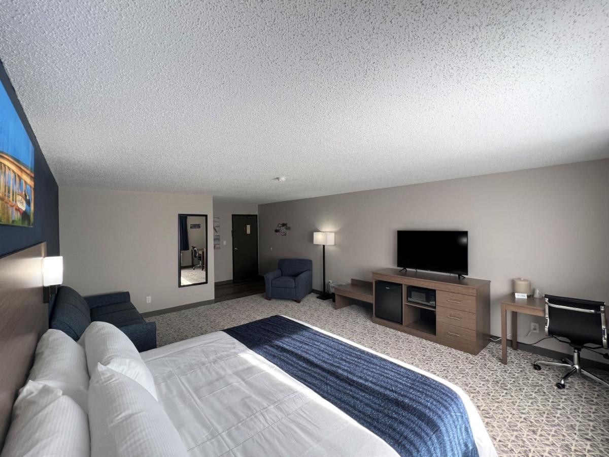 Hilltop Inn & Suites Grove Bagian luar foto